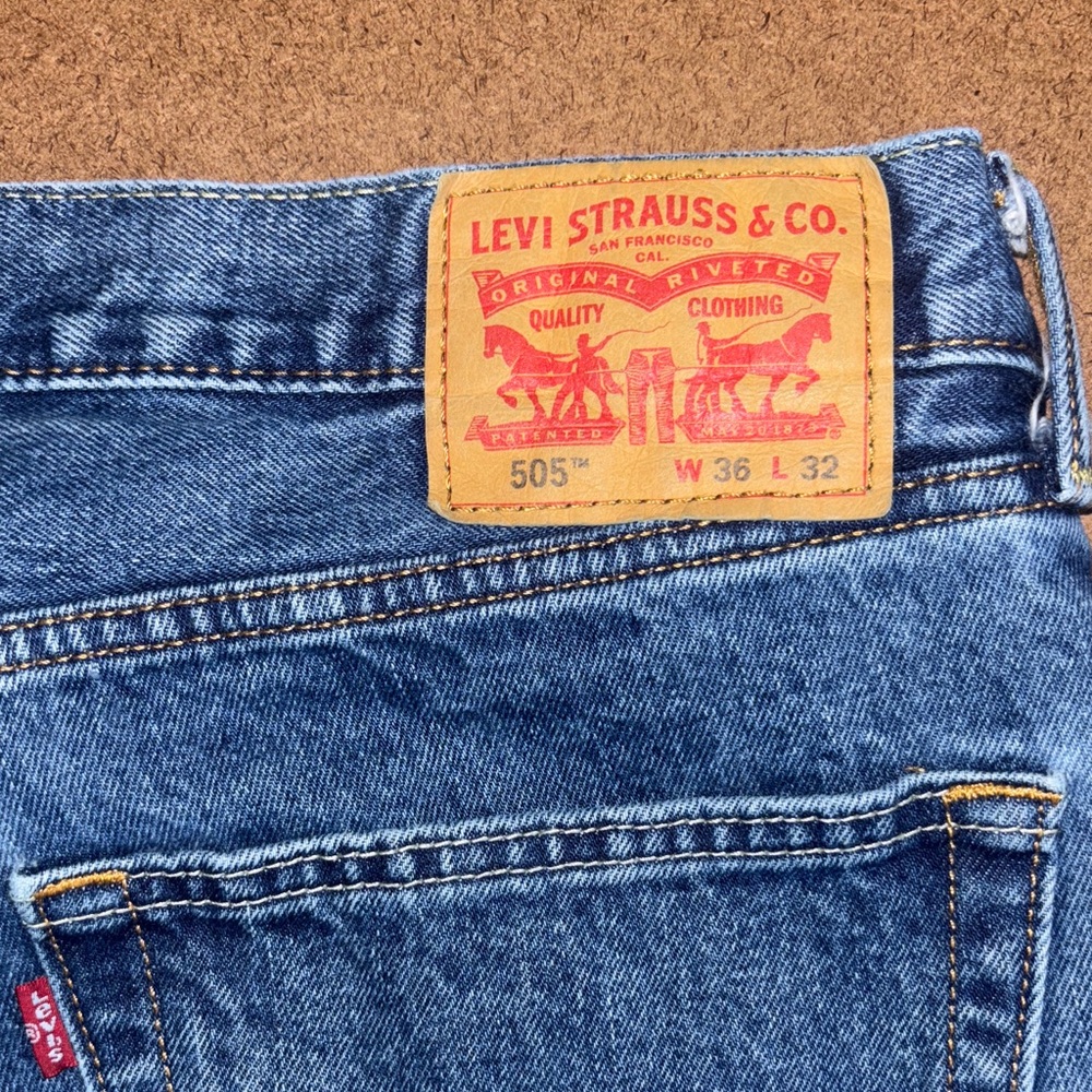 Levi's 505 Men's 36x32 Relaxed Back Pocket Jeans - Blue Denim - Picture 2 of 12